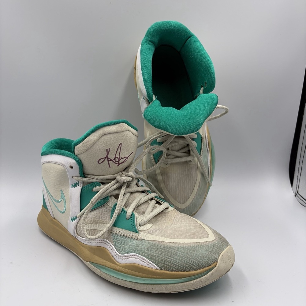 Boy's Nike Sue Bird x Kyrie Infinity "Golden Tribute" SIze 7Y or W8.5 DD0334-002